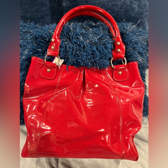 Red patten leather handbag - Picture 1 of 4